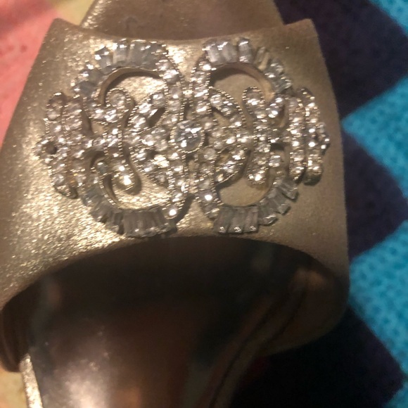 Badgley Mischka Gold leather Heels with jewels detail Size 9.5 - Picture 4 of 11